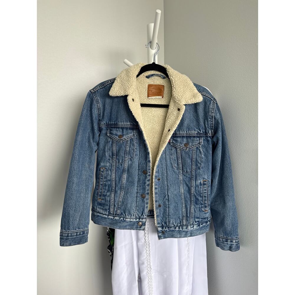Levi’s sherpa lined denim jacket